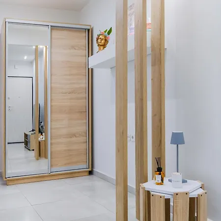 45sqm , Center , 20m Tsimiski Str , 65